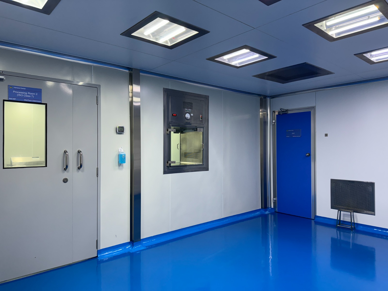 Modern Clean Room Facility